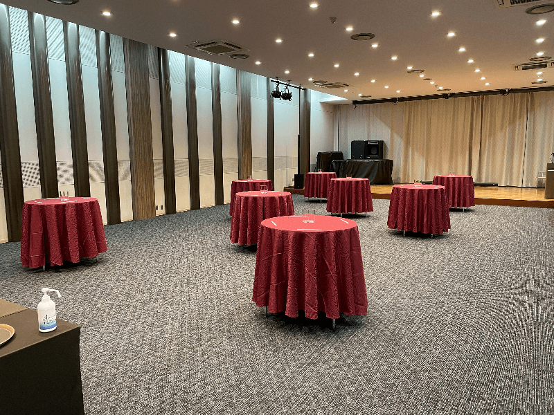 パーティー利用に最適！ゆとりある空間でお楽しみいただけます
