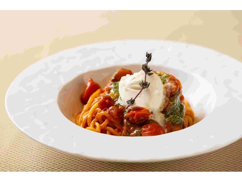 【料理一例】
手打ち麺を使ったポモドーロ