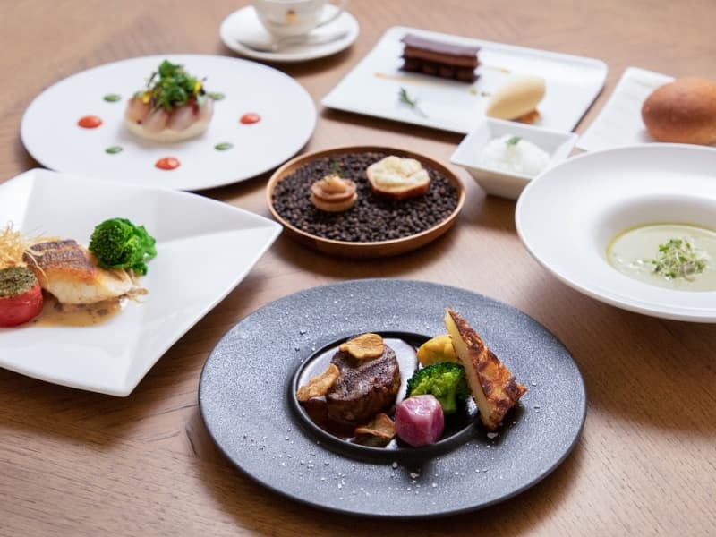 旬の食材を吟味した最高の一皿をご提供