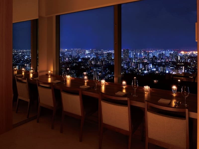 2人席
夜景を眺めながら思い出に残るお食事をお楽しみください。