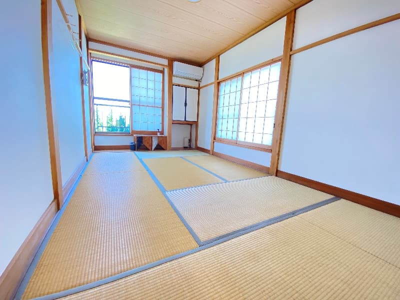 客室
大小さまざまなお部屋を全7室ご用意しております。全室施錠可能でセキュリティー面もご安心いただけます。