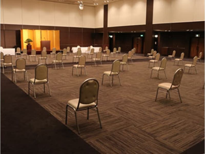【コロナ対応】入社式等間隔を空けたレイアウトでご利用いただけます
