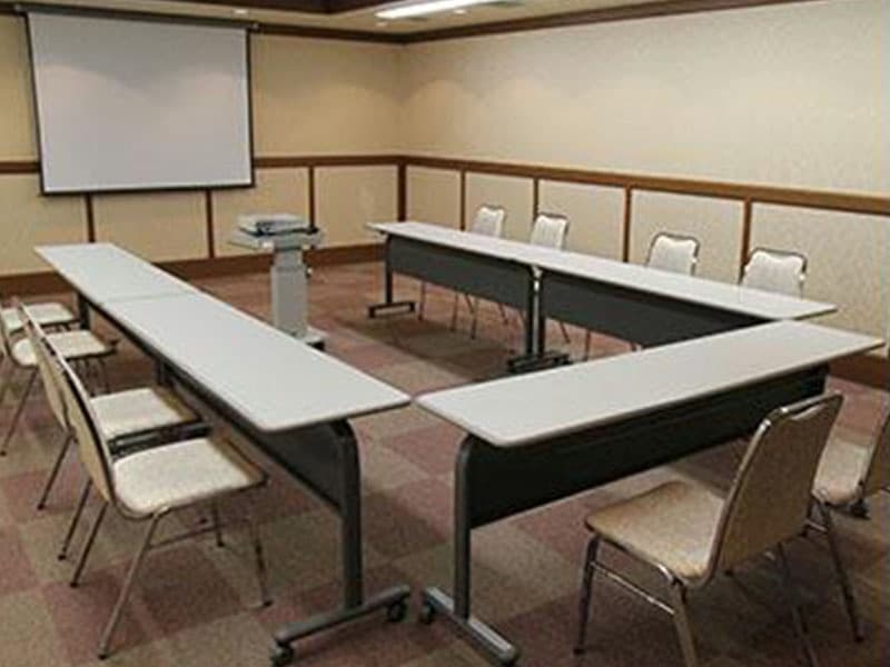 会議室Ｂ（コの字形式①）　２４名様まで