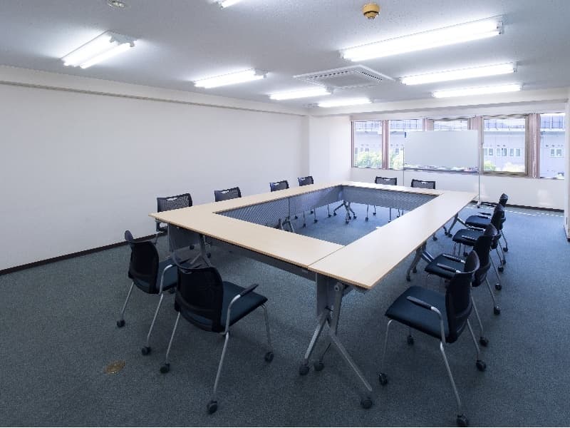 401号室や403号室は約55㎡程のスタンダードな会場です。
こじんまりとした会議に適しており、リーズナブルで当ホテルでも人気の会場です。