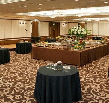 ■錦
会議 50名～160名（スクール形式）
会食 50名～170名（立食）