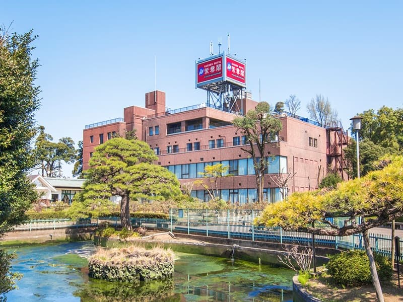 春には辺り一面牡丹が咲き誇る、県有数の花の名所