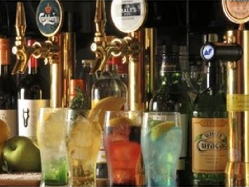 お飲み物はお客様ご自身で注げる４種の生ビールを完備！