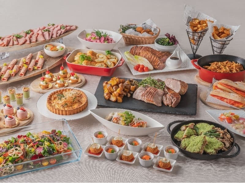季節の食材を使ったメニューのほか、ご利用シーンに合わせたお料理内容のカスタマイズ、アレルギーへの対応等、
きめ細やかなサービスと心のこもったお料理でおもてなしさせていただきます。