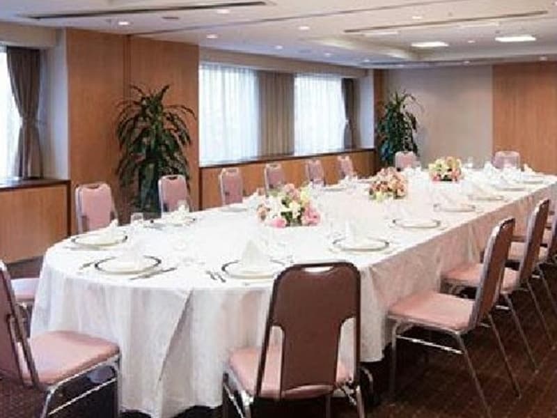 フォーラムBタイプ:
ご予算に応じてカジュアルなお料理からフルコースのディナーまでご提供させていただきます。