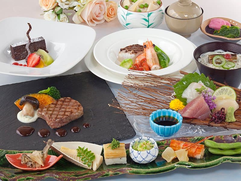 和洋折衷料理
忘新年会プラン
「スーペリアコース」　おひとり様12,000円
料理内容にもこだわった特典も充実のお得プラン！

