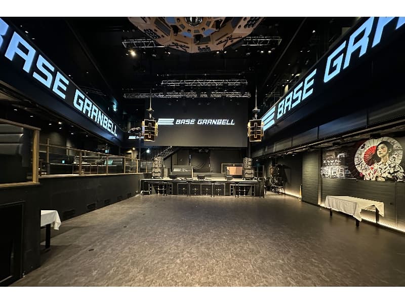 B3階ステージフロア
スタンディング：～500名
VIP席・BOX席などもござます
