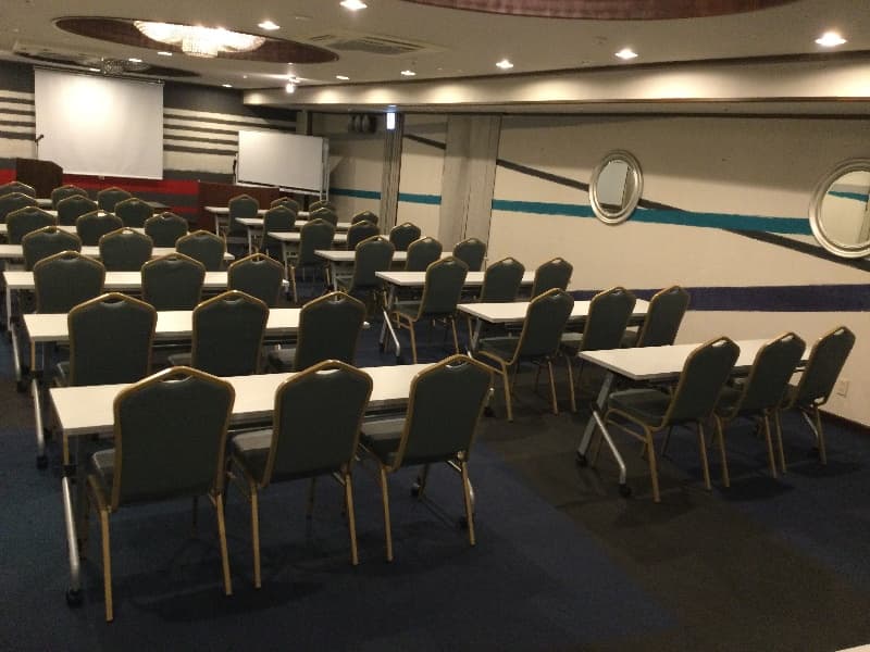 最大50名まで利用可能なユートピアの会場です。パーティーや宴会、研修など様々なシーンでご利用くださいませ。