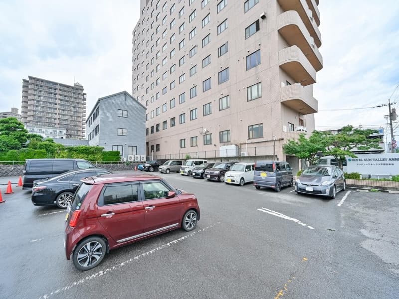 無料駐車場完備(平面駐車場・立体駐車場あり)