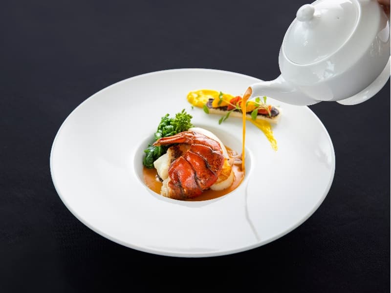 お料理は、港町神戸ならではの海の幸にこだわった”みなとイタリアン”。北野クラブソラやANNEX、THE SORAKUENを姉妹店に持つ「OCEAN PLACE」のシェフが特製のオリジナルメニューをご用意