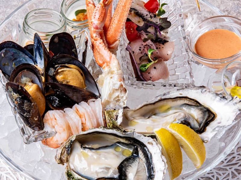 シーフードプラッターは海の恵みを贅沢に盛り合わせた豪快な一皿