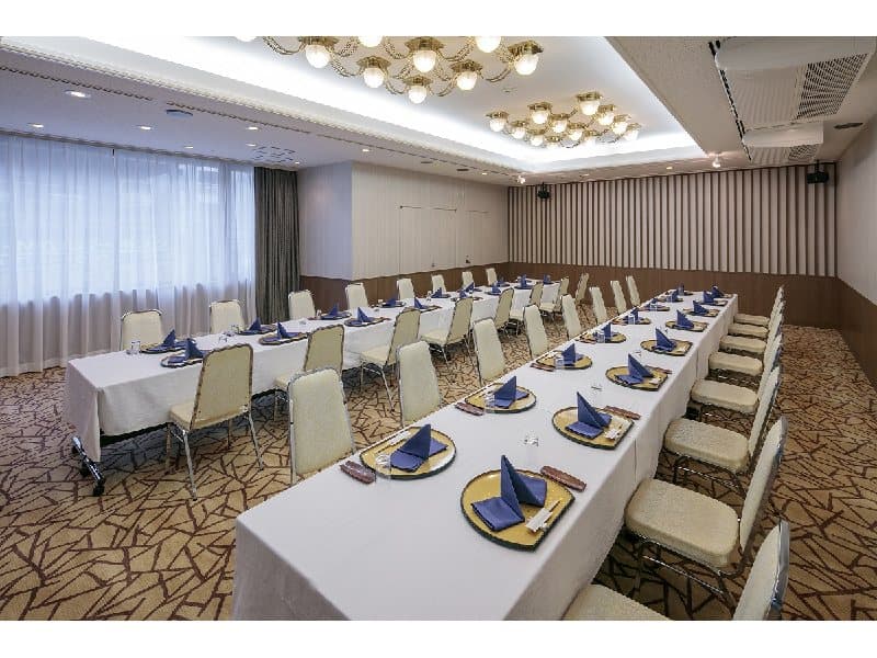 20～50名様の中規模会場
ゲストと近い距離で楽しい雰囲気の宴会が叶う
