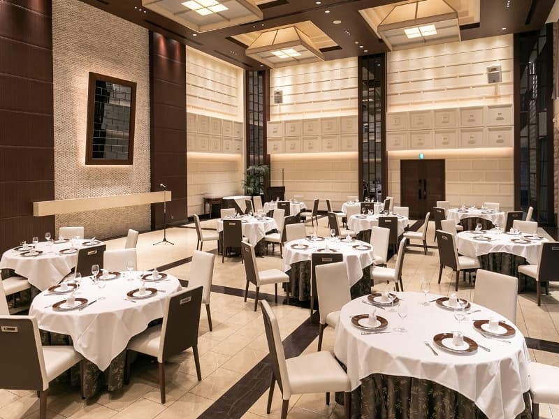 【パーティー会場/ザ・リゾート】
着席119名様、立食150名様までご案内可能
プライベートガーデンあり