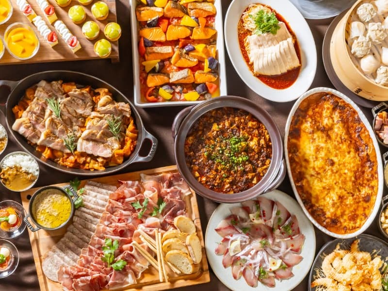 お料理は洋食コース・和食コース・ビュッフェなど、お集まりのご趣旨に応じて幅広くご提案させていただきます