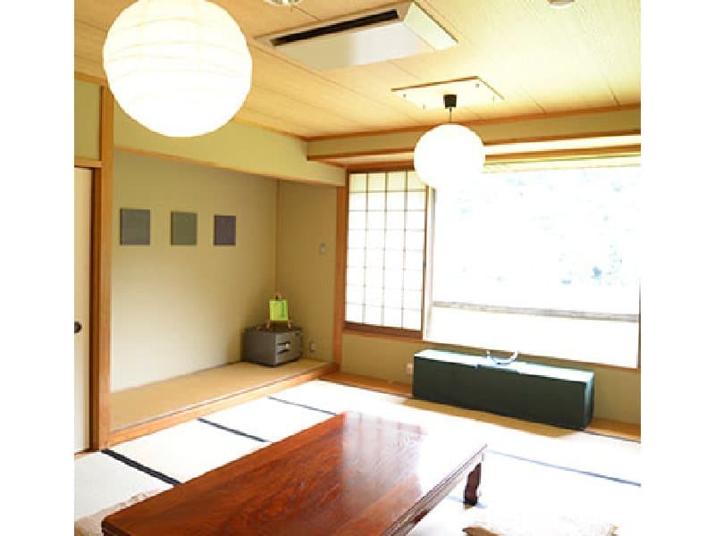 客室②