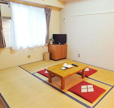 畳で寛げる25㎡の和室(トリプルルーム)