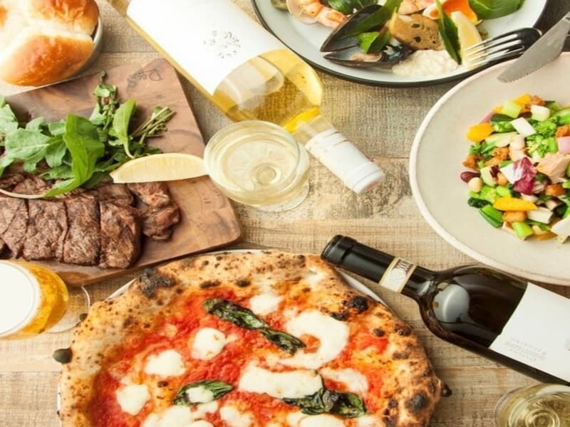 ピザ、パスタ、アラカルト自慢のイタリアンをどうぞ。