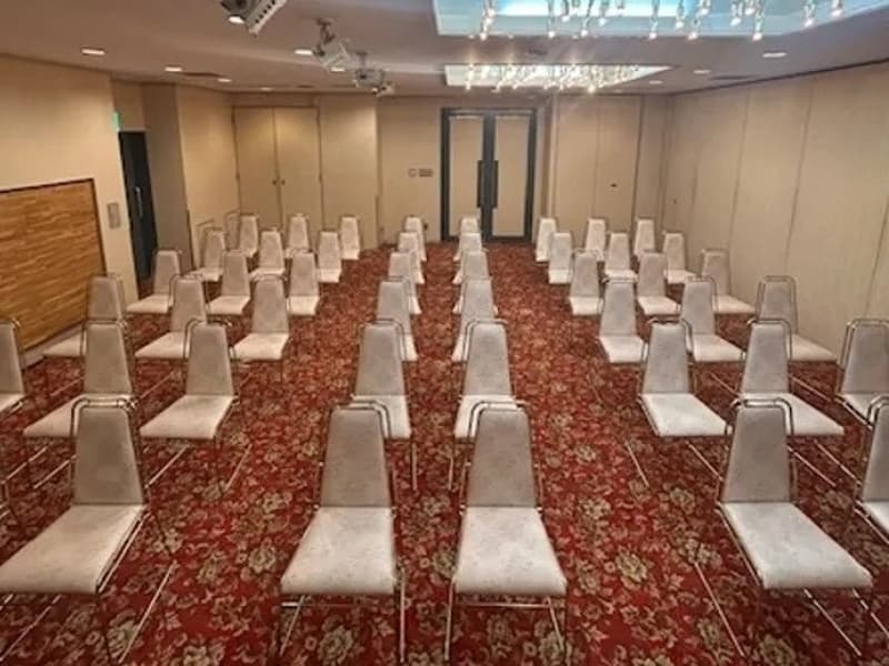 梅の間　シアター
