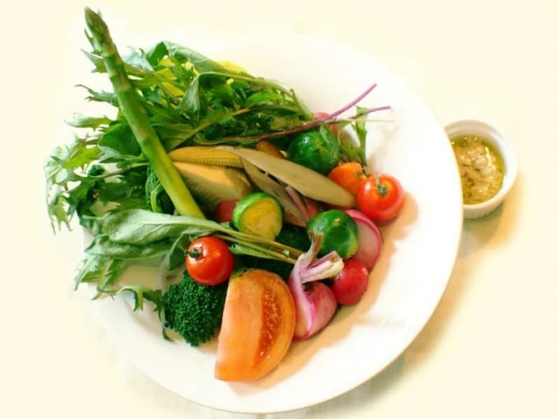 ソルビバ梅田のお料理は、京都や奈良の契約農家さんから仕入れた季節野菜をたっぷり使ったサラダ、お野菜料理が特徴です。