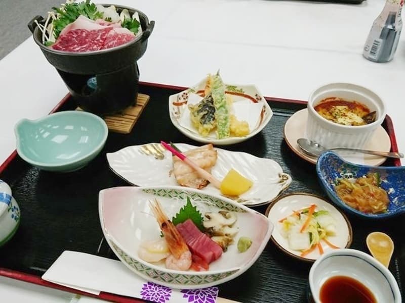 ご好評のお食事は十勝産の食材を多く取り入れ地産地消にこだわっています。