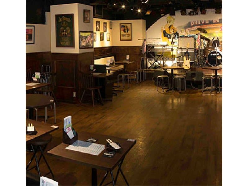 広々とした店内で130名〜の着席が可能です。