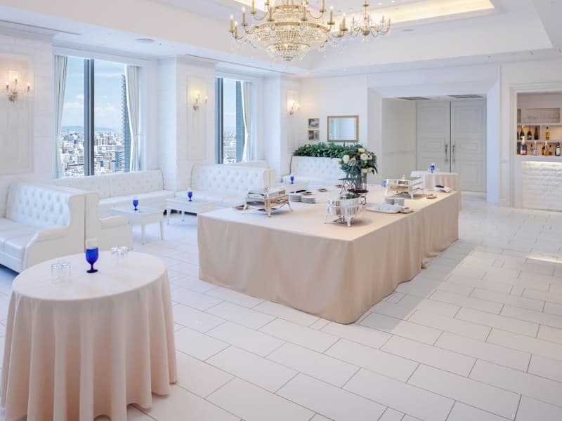 【15階小宴会場　クリスタルデュウ】
立食：40名