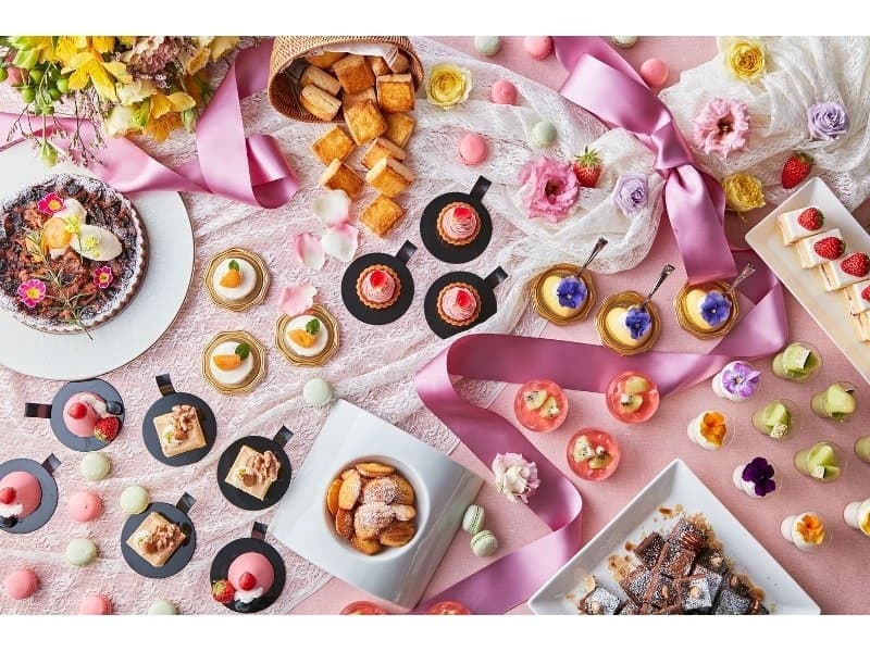会場ごとに専属パティシエがいるのは、ベストブライダルだからこそ！！華やかでかわいらしい至極のデザートをご堪能いただけます。
