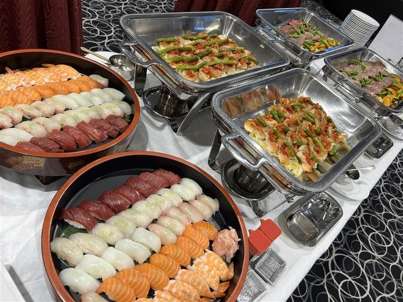 新パーティープラン　プレミアム
人気のお寿司と温製料理
