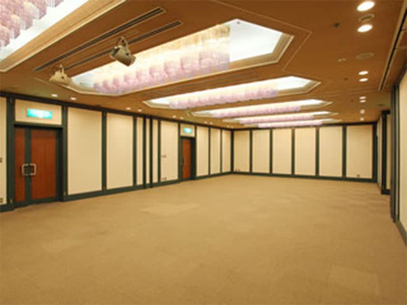 ●芙蓉の間　127㎡（38坪）　中規模・小規模の会議に最適な空間