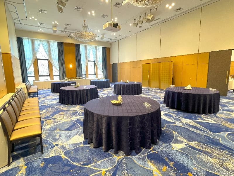3F【白鶴大】企業様・法人様・団体様ご宴席会場例

※飛龍のお部屋を半分に区切った場合のセパレートなお部屋