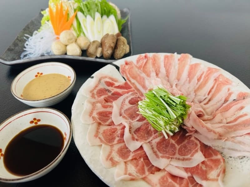 【やまゆりポークしゃぶしゃぶ食べ放題】レモンサワー、ハイボール、ウーロン茶飲み放題付き★
