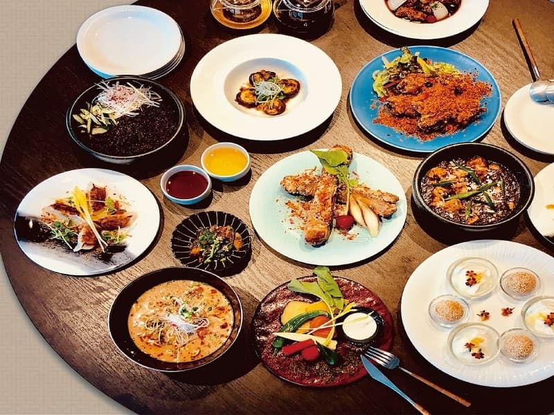 レストラン料理