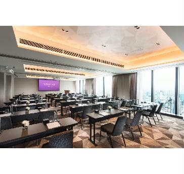 39階：Meeting Room(150㎡/天井高3m)
立食：80名　
着席：60名　
スクール：50名　
シアター：80名