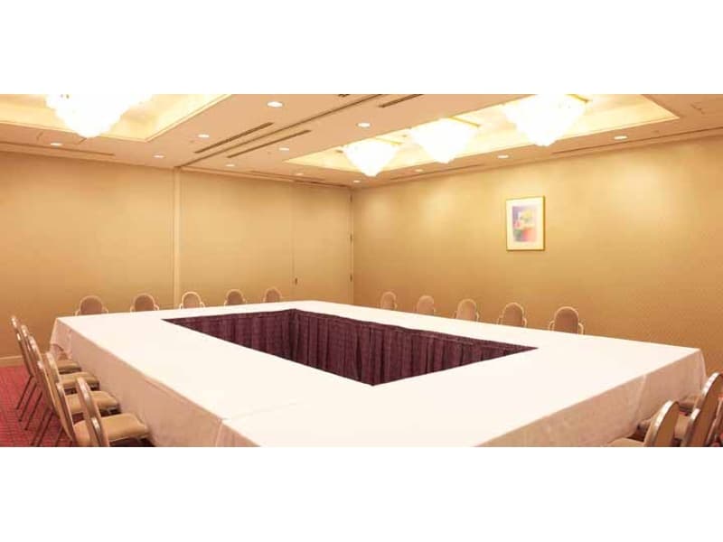 2階 宴会場 【うめの間】
ご会食はもちろん会議やセミナー、ご商談に関する集いなどにお勧めの小宴会場です。