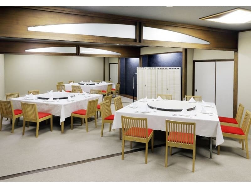 和洋室宴会場「青葉」「もみじ」「ひばり」
3室に区切ることもでき、少人数でのご利用や40名様までのご宴会など幅広くご利用いただけます。