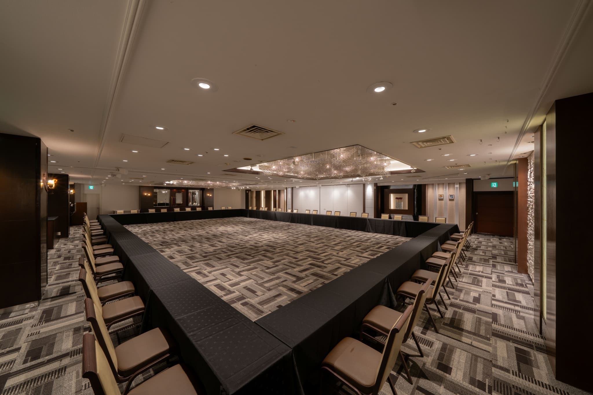 社内会議等でのご利用も可能です。