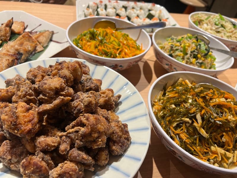 華きち（和食）
対応コース：スペシャル、プレミアム
定休日：土曜日、日曜日
特徴：体にやさしい無添加食材を使用した和食。
健康志向の方や、安心して食事を楽しみたい方にオススメ！