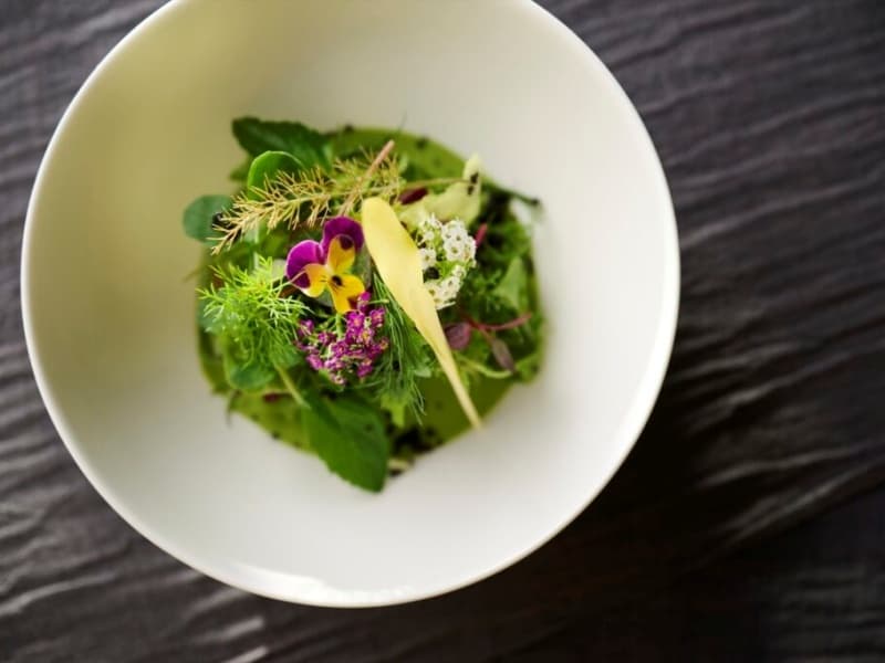 彩り野菜が華やぐ、繊細な料理