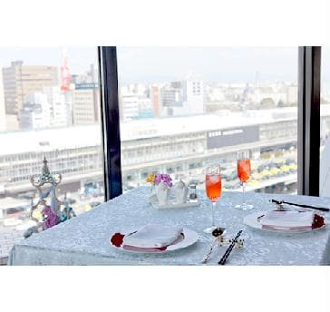 ホテル内には、見晴らしの良いレストランがございます！
中華レストラン・ベルビューでは、本格中華が楽しめます♪