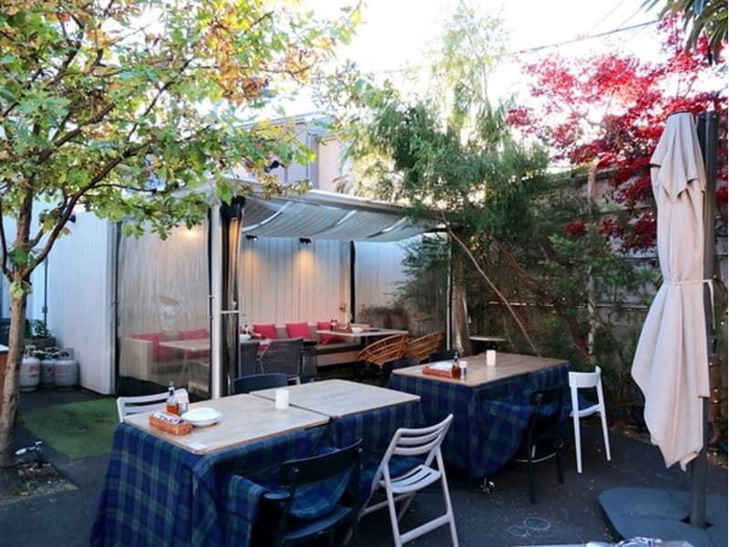 手ぶらでOKのBBQプランが大人気！ドリンク持ち込みもできる開放的なテラスで、いつもとひと味違う宴会体験を。