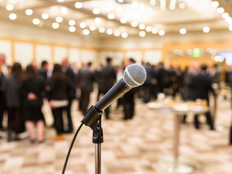 ＜ビジネスでのご利用例＞新役員と社員の懇親会、株主総会、キックオフパーティー、労働組合の大会と懇親会、同窓会、謝恩会、慈善団体のパーティー、賀詞交歓会、偲ぶ会・お別れ会、百貨店・宝飾品店の展示会や催事、手芸メーカーのセミナー・販売会、接待
