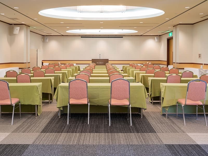 3階中宴会場「アメジスト（250㎡）」
※4会場連結
分割時　トパーズ・ガーネット・オパール・ダイヤモンド