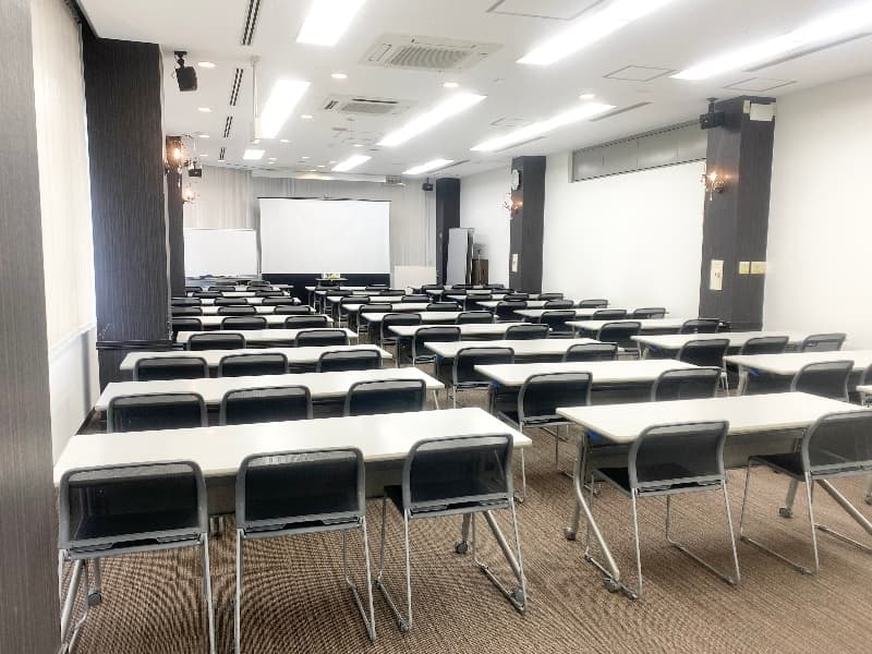 【多目的ホール】スクールスタイル
