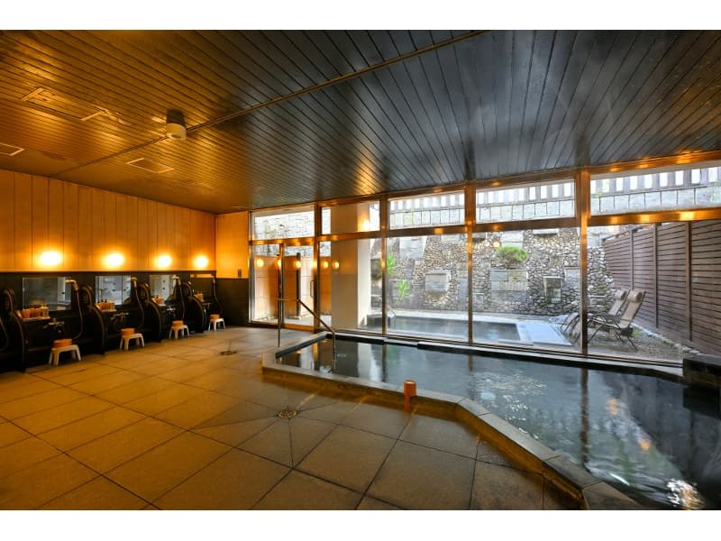 ■大浴場 漱石の湯（15:00～23:00/6:00～9:00）ご宿泊・ご宴席ご利用の方はご利用いただけます。