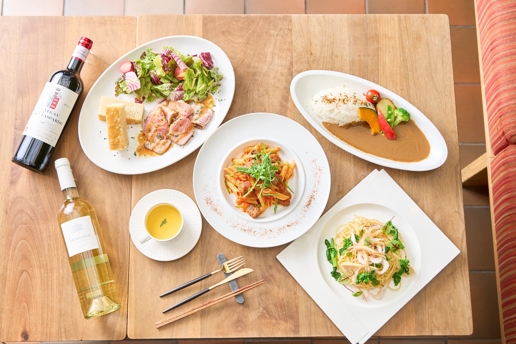 【貸切】西麻布の隠れ家ホテルレストランで楽しむ ＜お肉料理とパスタ含む ブッフェ15品or大皿コース全5品+2時間フリーフロー＞
