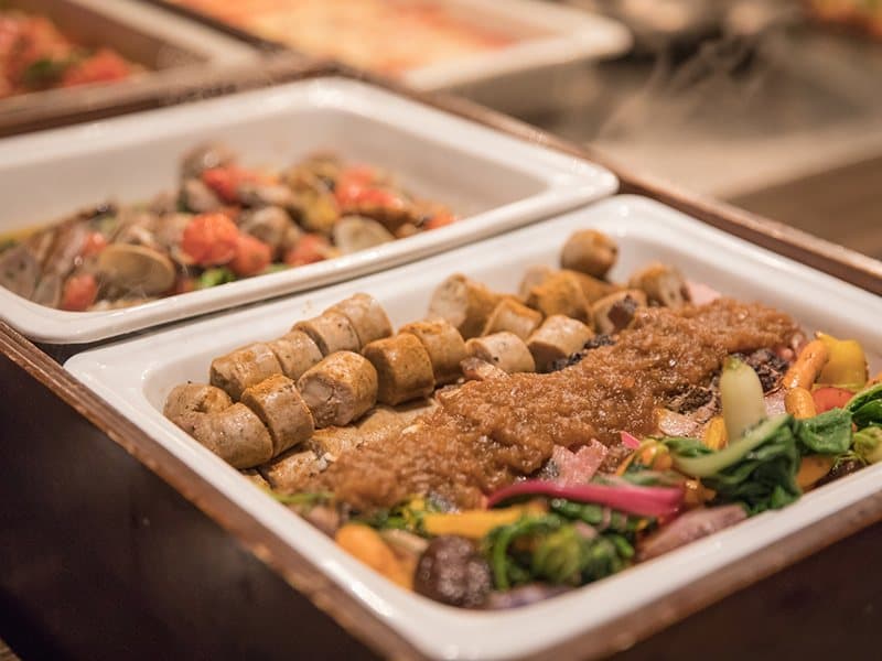 ビュッフェスタイルでもおもてなしは変わりません。
アツアツのお食事をご提供いたします。